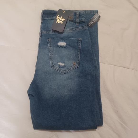 Indigo Rein Junior's High-Rise Stretch Mom Jeans Size 11 NEW - Picture 2 of 2
